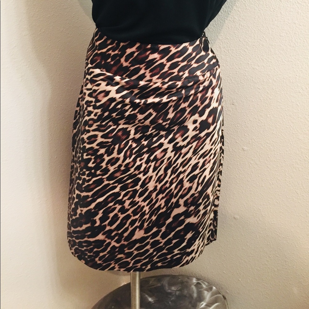 ✌🏽❤️🛍 East 5th Leopard Print Pencil Skirt sz 8